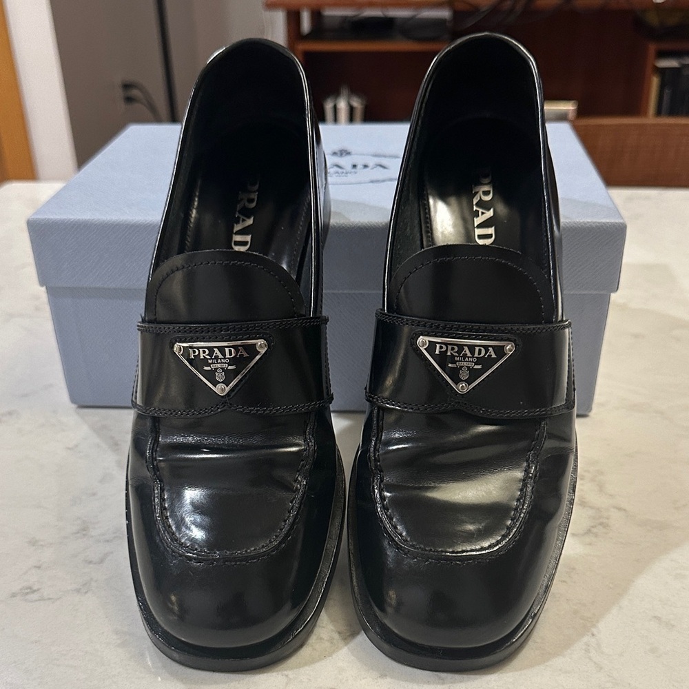 Prada Women’s Leather Loafers Sz 40.5
